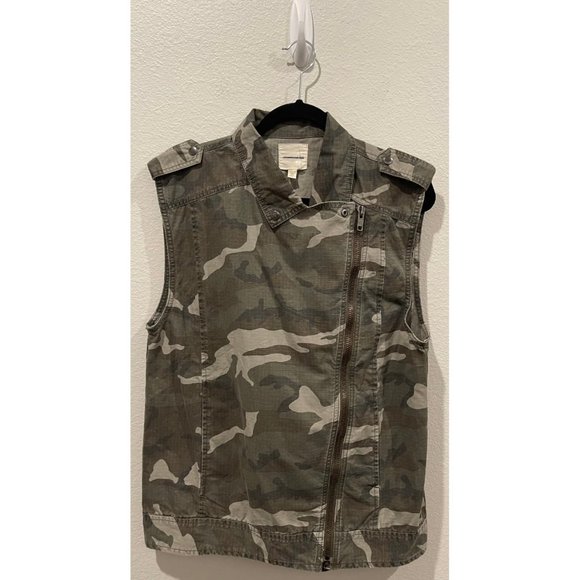 SILENCE + NOISE  Biker Camo Floral Embroidery Vest - Picture 3 of 6